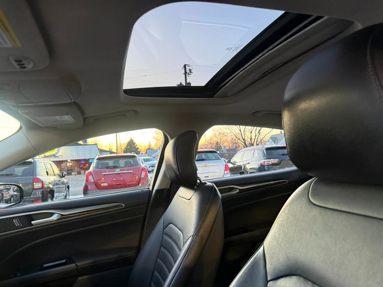 Used 2015 Ford Fusion SE w/ Equipment Group 202A image 7