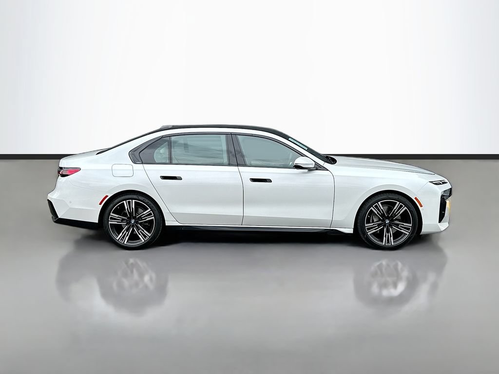 Used 2023 BMW 740i RWD image 8
