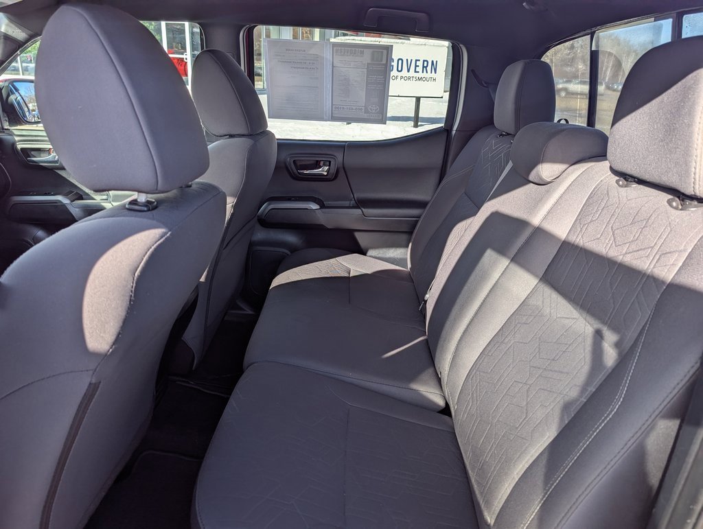 Used 2017 Toyota Tacoma TRD Sport w/ Tow Package (A/T) image 17