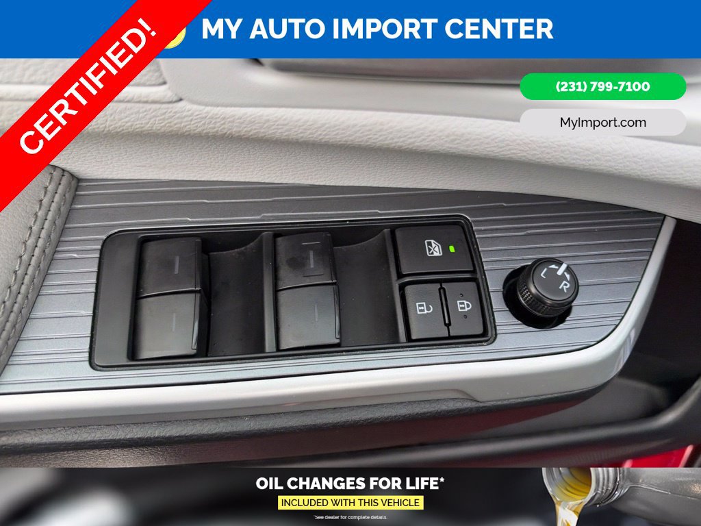 Certified 2026 Toyota Sienna XLE FWD image 11