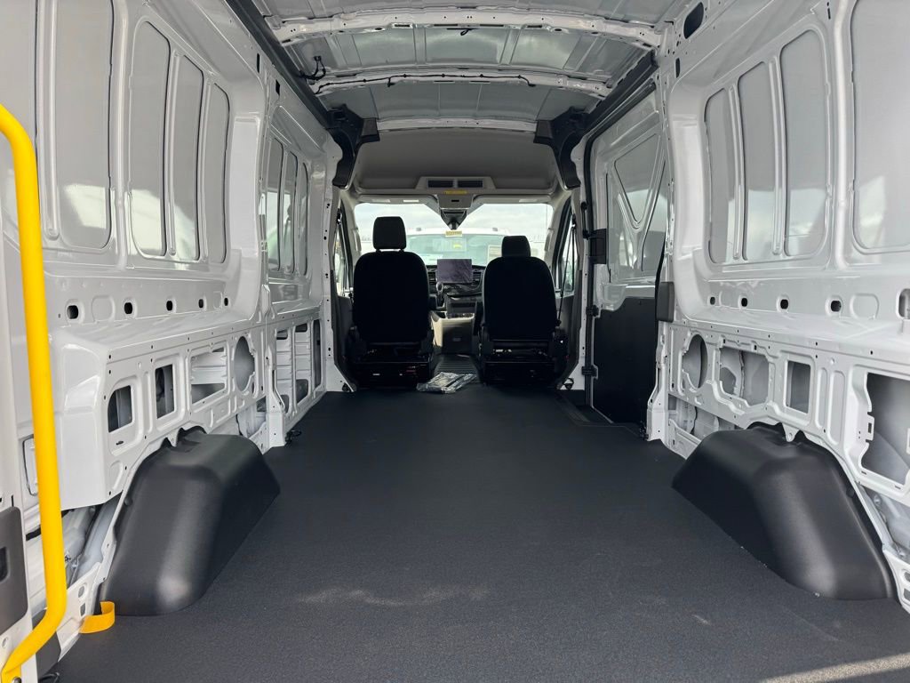 New 2026 Ford Transit 250 148 Medium Roof image 18