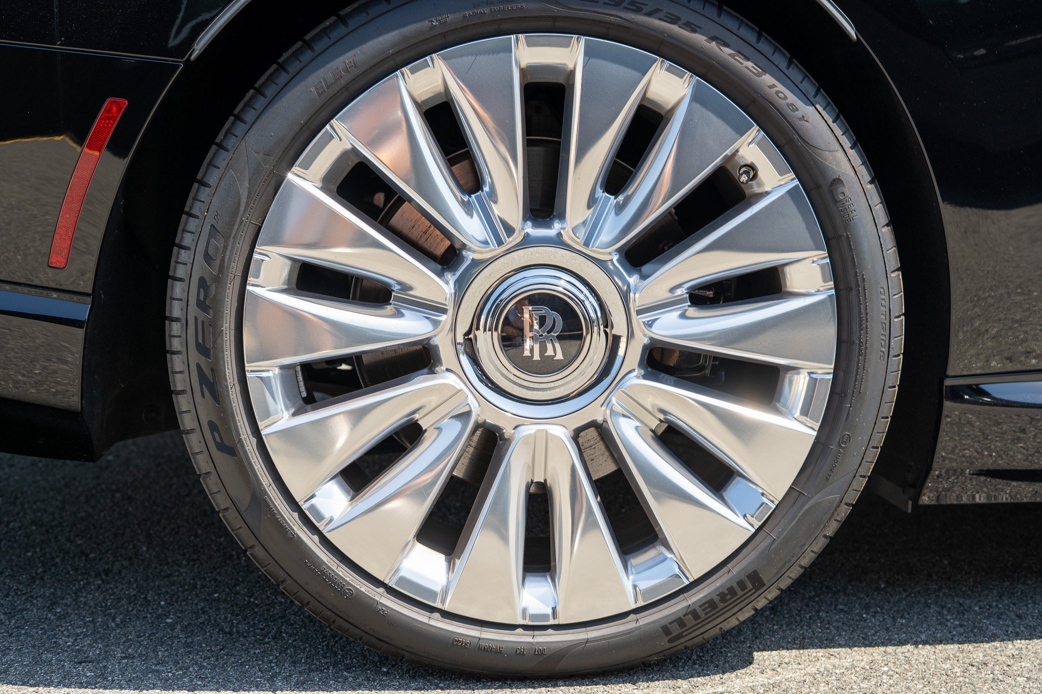 Certified 2024 Rolls-Royce Spectre w/ Spectre Launch Package AWD/4WD image 31
