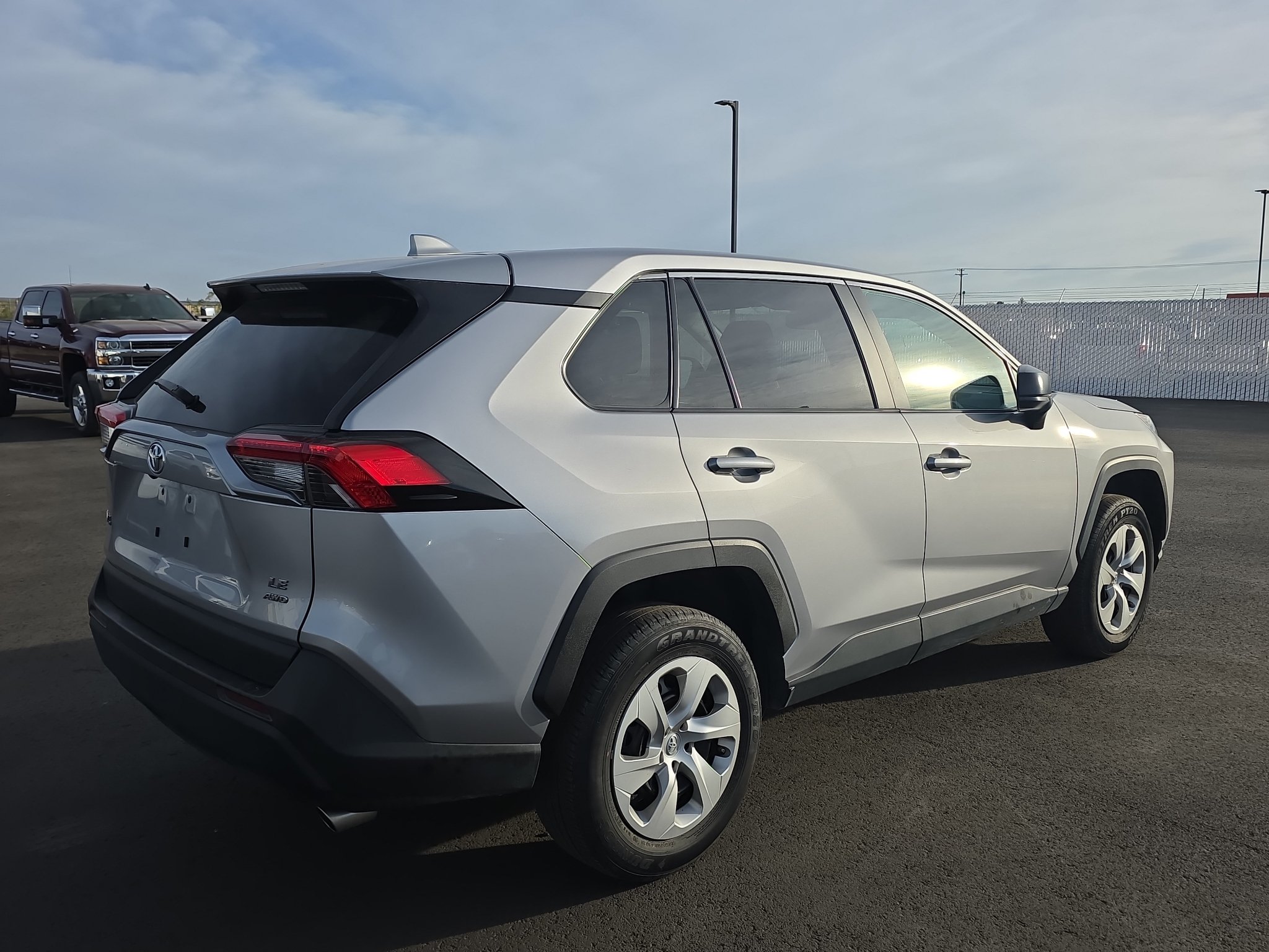 Used 2025 Toyota RAV4 LE AWD/4WD image 8