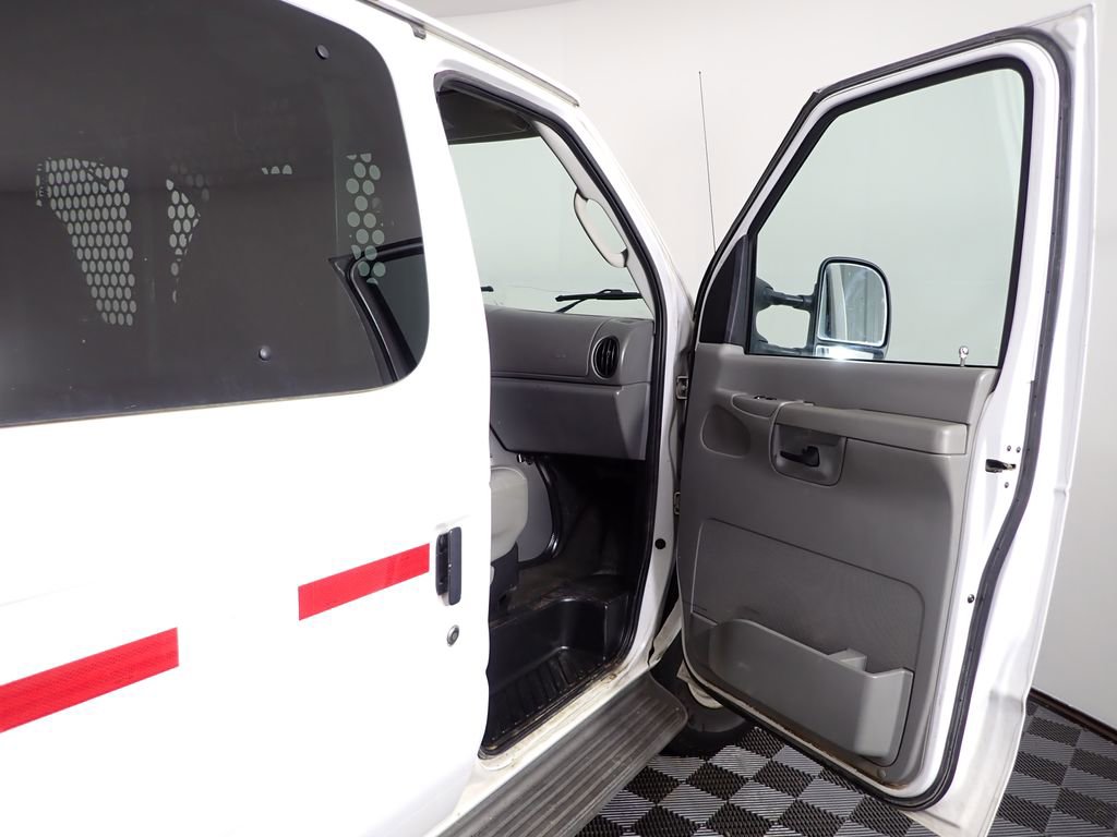 Used 2006 Ford E-350 and Econoline 350 Extended Super Duty RWD image 22
