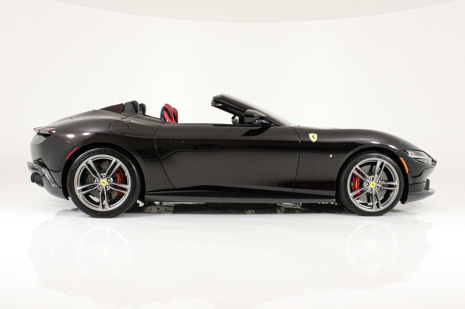 Certified 2024 Ferrari Roma Spider RWD image 14