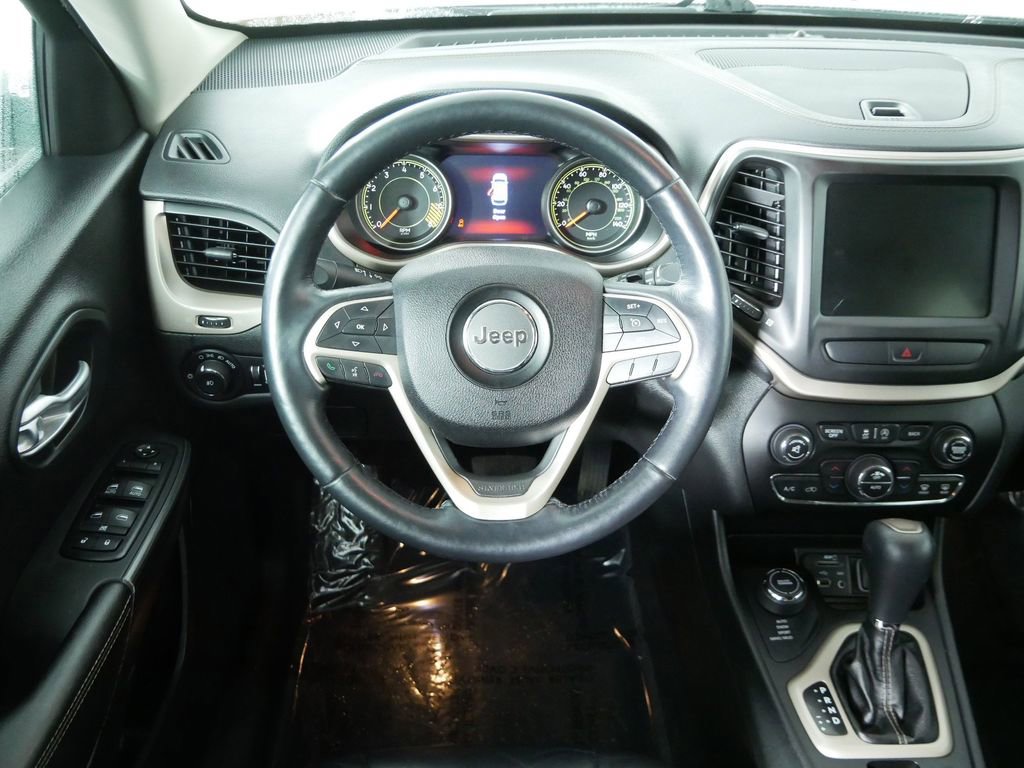 Used 2016 Jeep Cherokee Limited image 20