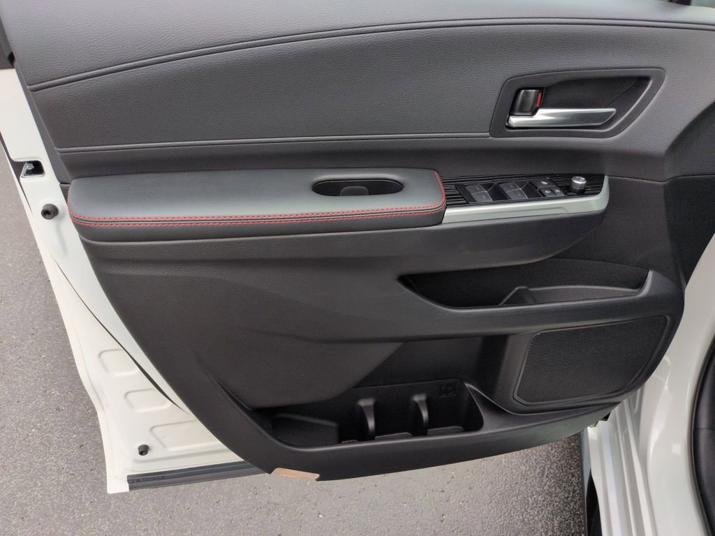 Used 2025 Toyota Sienna XSE w/ XSE Plus Package image 10