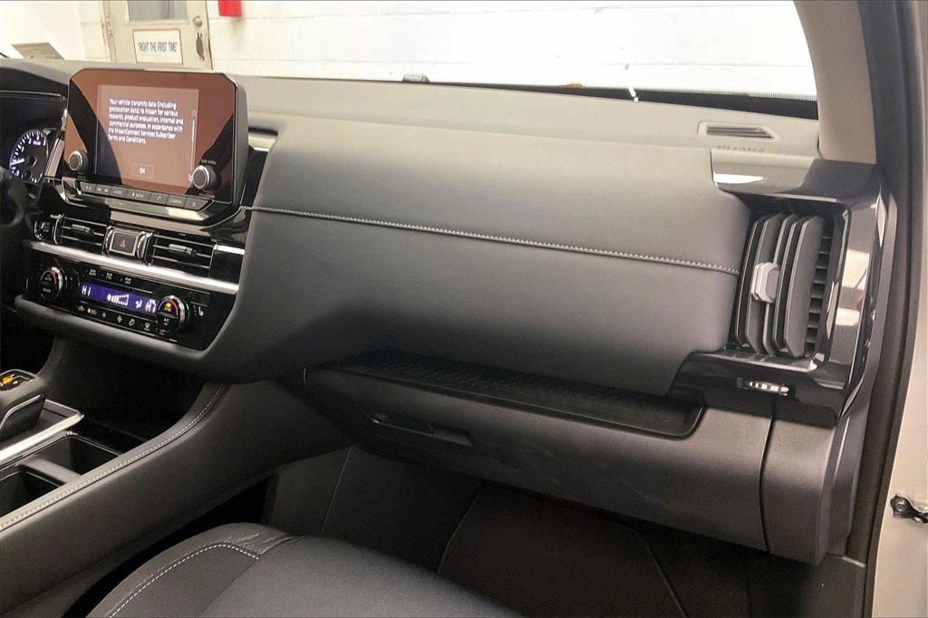 Certified 2025 Nissan Pathfinder SV image 15