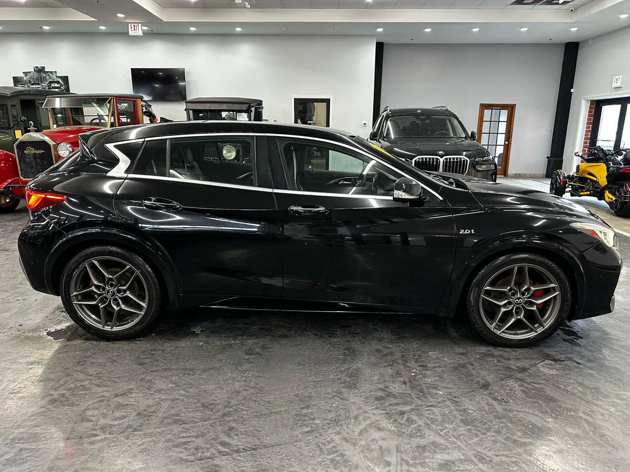 Used 2018 INFINITI QX30 Sport w/ Sport Leather Package image 4