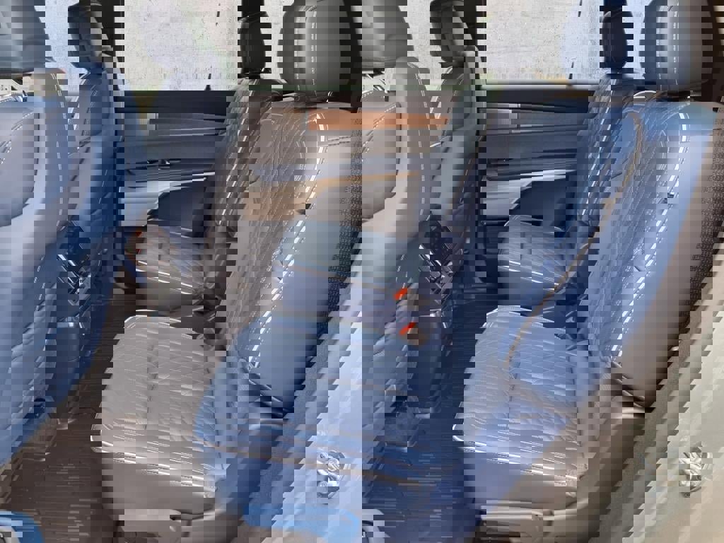 New 2026 Cadillac Vistiq Premium Luxury w/ LPO, Floor Liner Package image 8