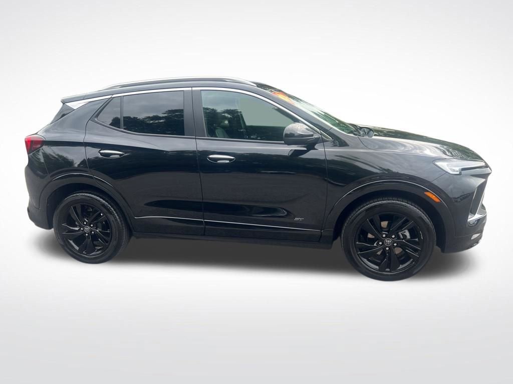 Used 2025 Buick Encore GX Sport Touring w/ Comfort Package FWD image 4