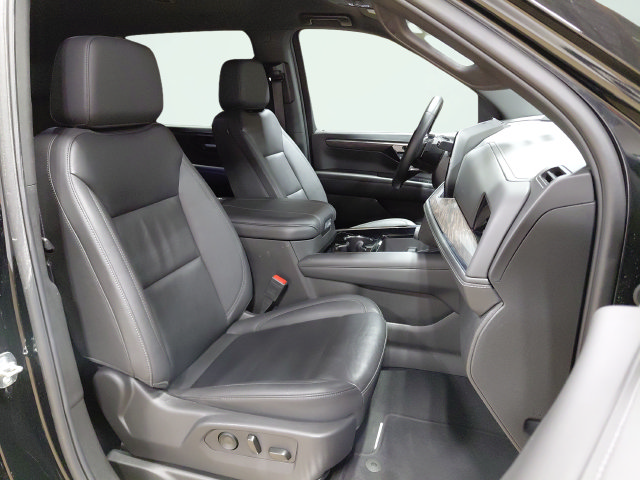 Certified 2025 Chevrolet Suburban Z71 AWD/4WD image 15