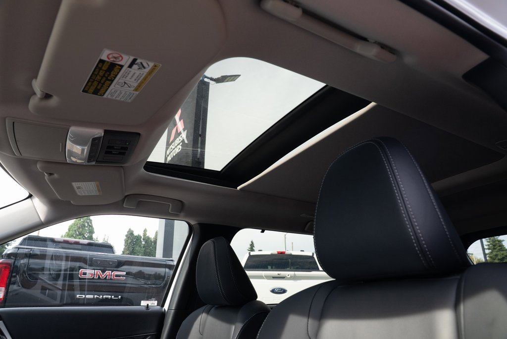 New 2025 Mitsubishi Outlander SEL image 17