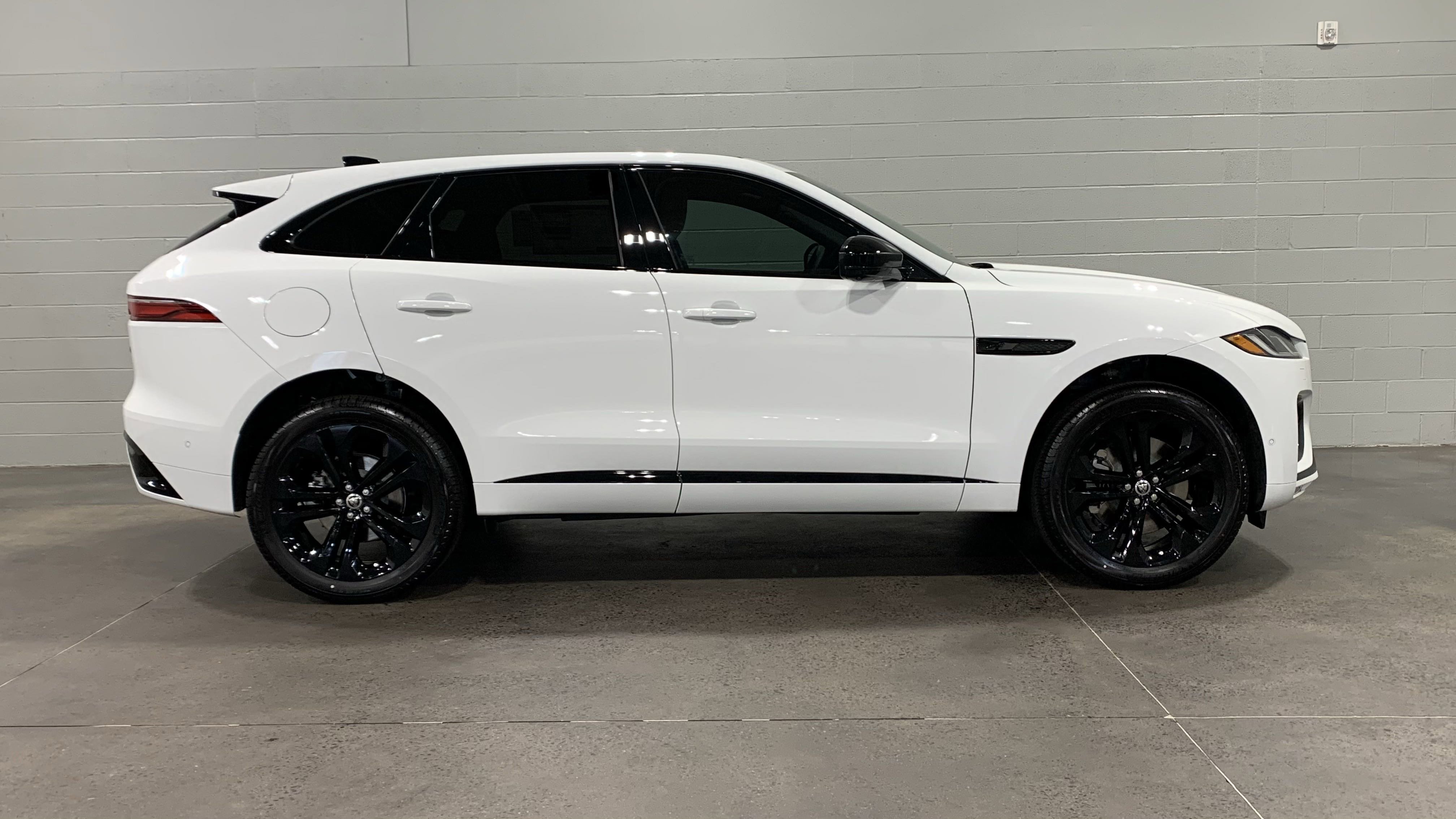 New 2026 Jaguar F-PACE R-Dynamic S image 13