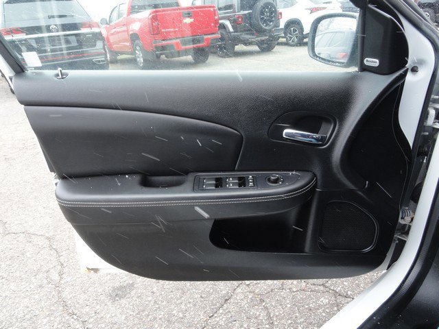 Used 2013 Chrysler 200 Limited image 11