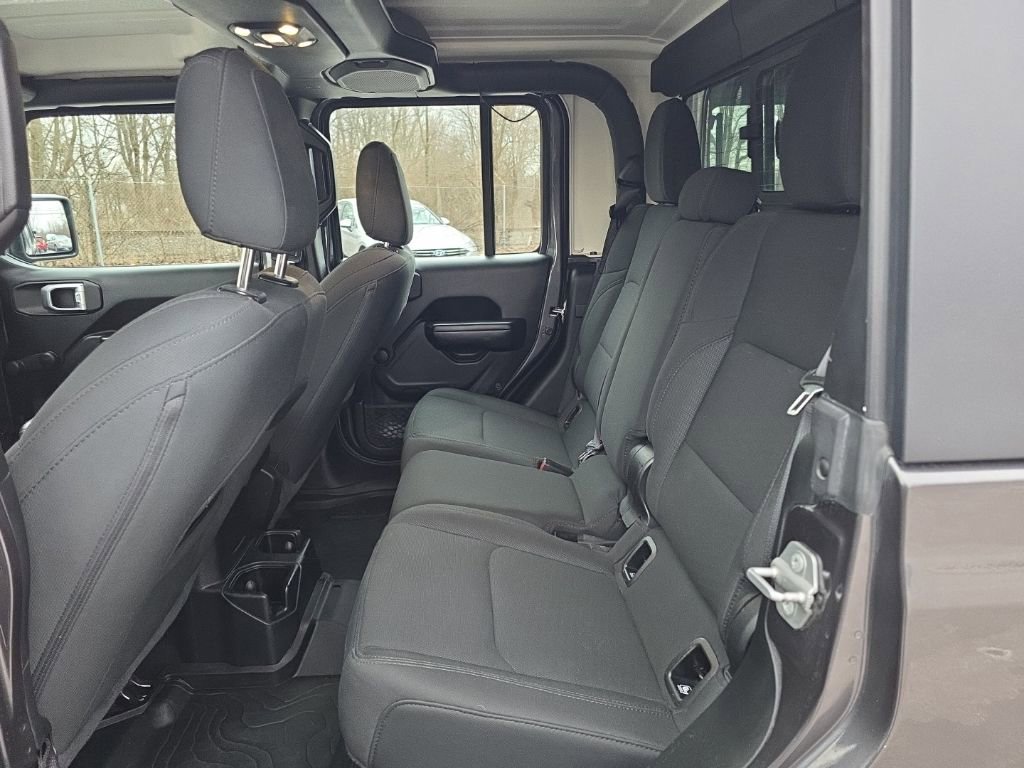 Used 2020 Jeep Gladiator Sport image 30