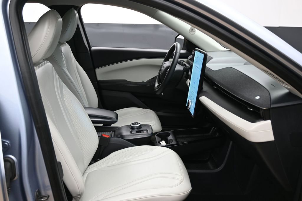Used 2022 Ford Mustang Mach-E Premium AWD/4WD image 31