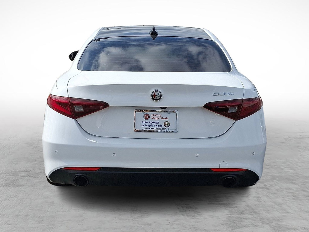Used 2022 Alfa Romeo Giulia Sprint image 4