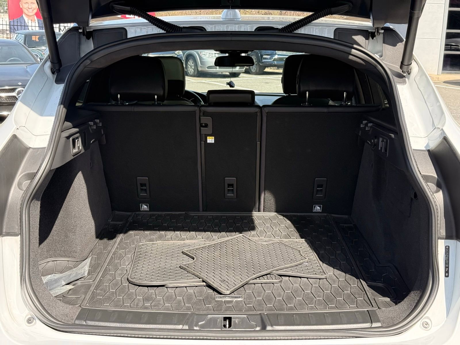 Used 2018 Jaguar F-PACE Prestige image 12