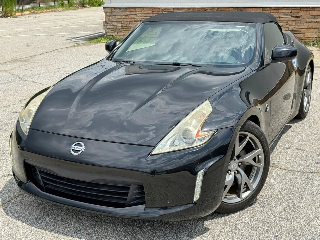 Used 2014 Nissan 370Z Touring w/ Sport Package RWD image 8