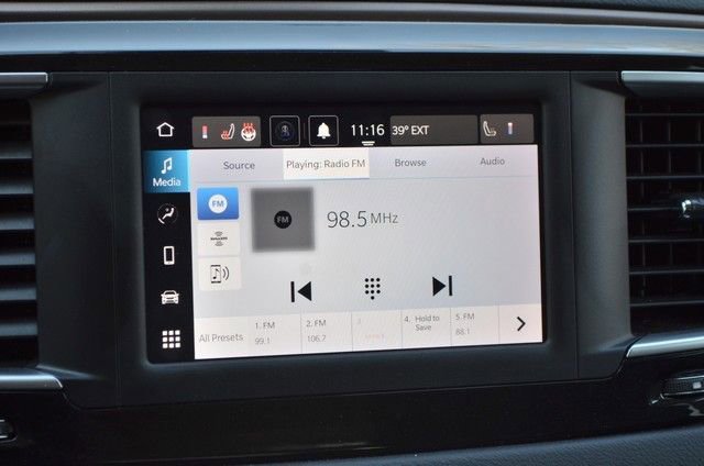 Used 2023 Chrysler Voyager LX image 30