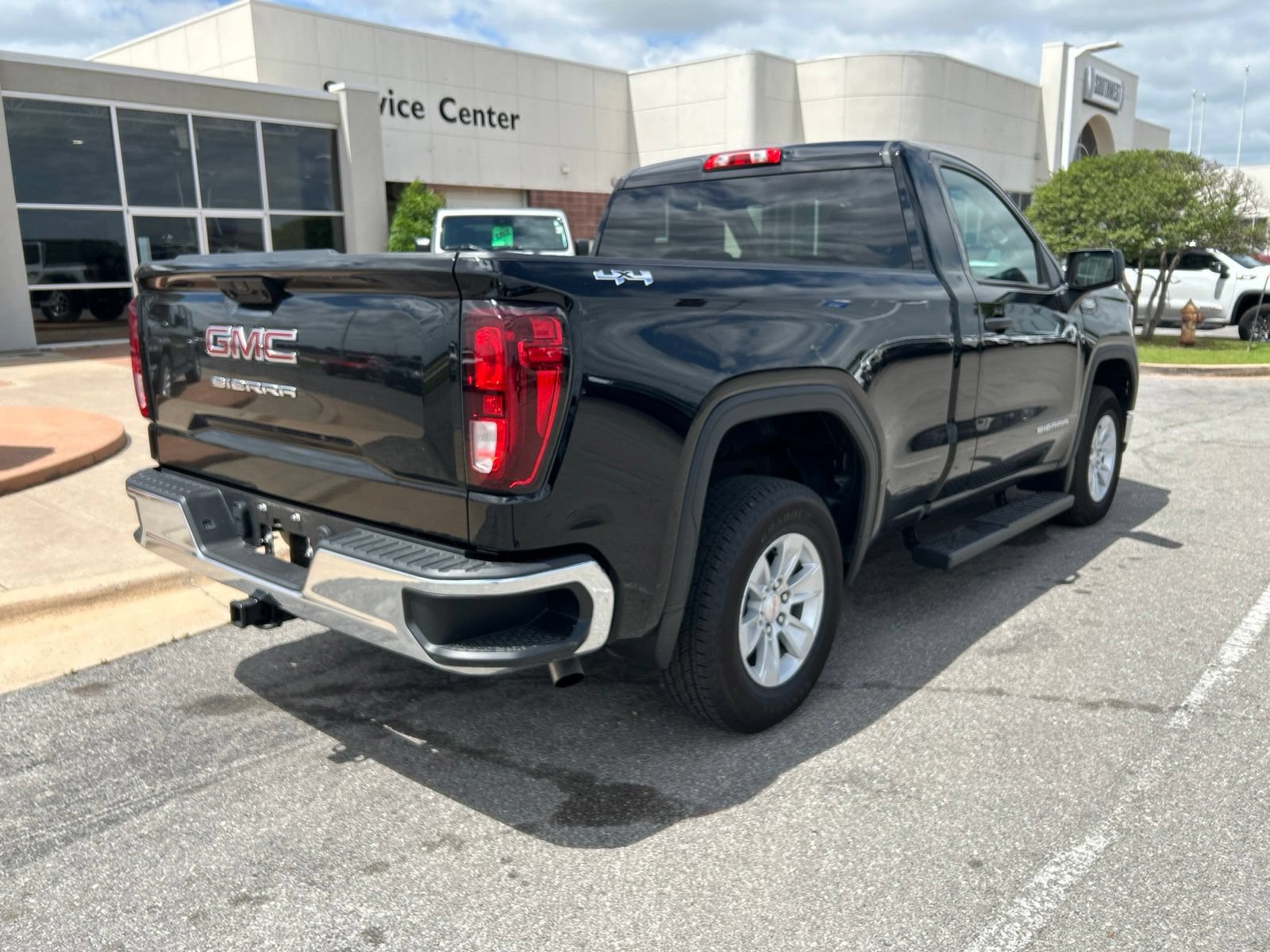 Used 2025 GMC Sierra 1500 Pro w/ Pro Value Package AWD/4WD image 5