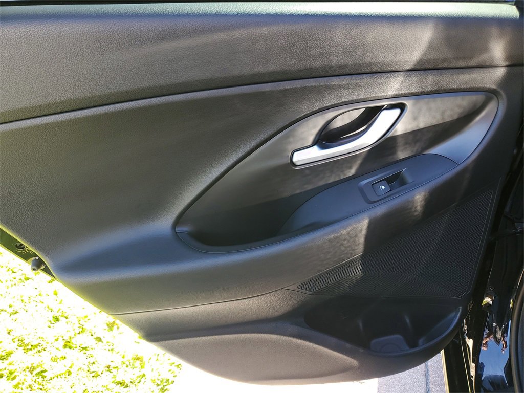 Used 2018 Hyundai Elantra GT image 10