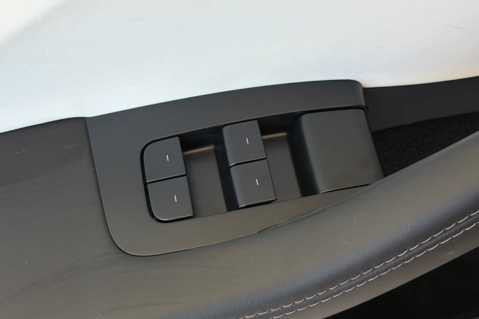 Used 2025 Tesla Model 3 RWD image 13