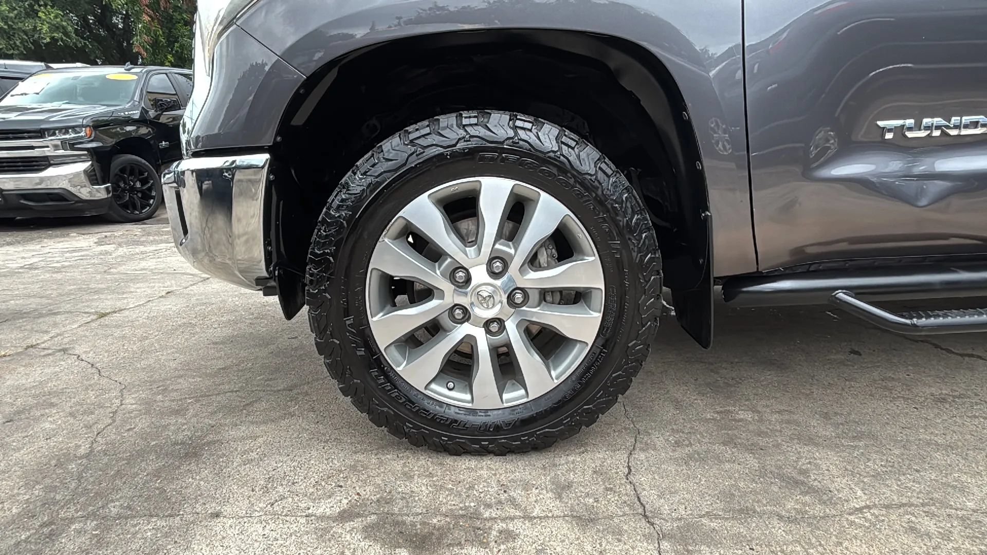 Used 2017 Toyota Tundra Limited w/ Limited Premium Package AWD/4WD image 30