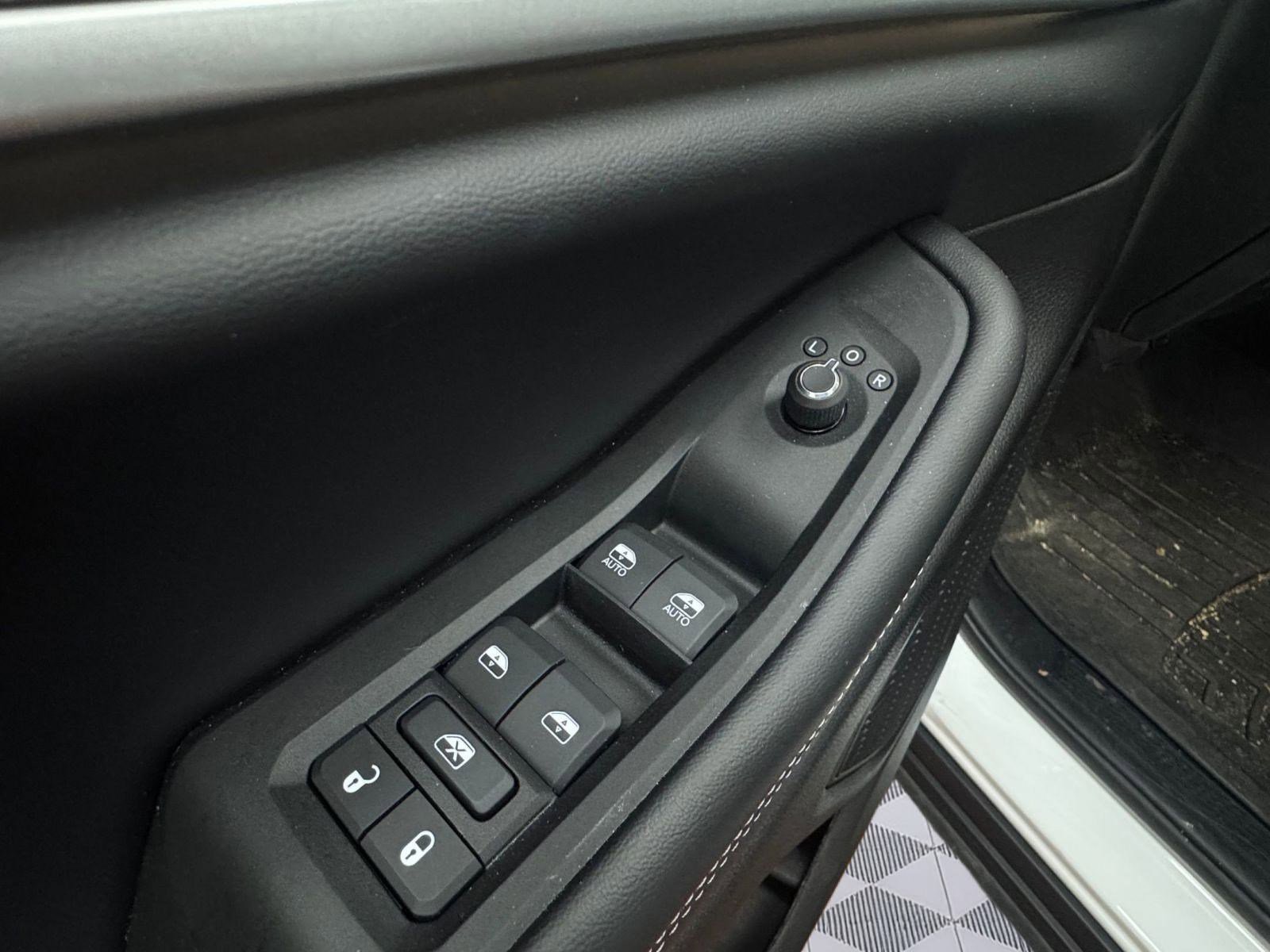 Used 2025 Jeep Grand Cherokee Limited w/ Luxury Tech Group II image 12