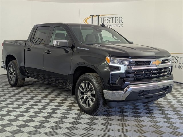 Used 2025 Chevrolet Silverado 1500 LT image 2