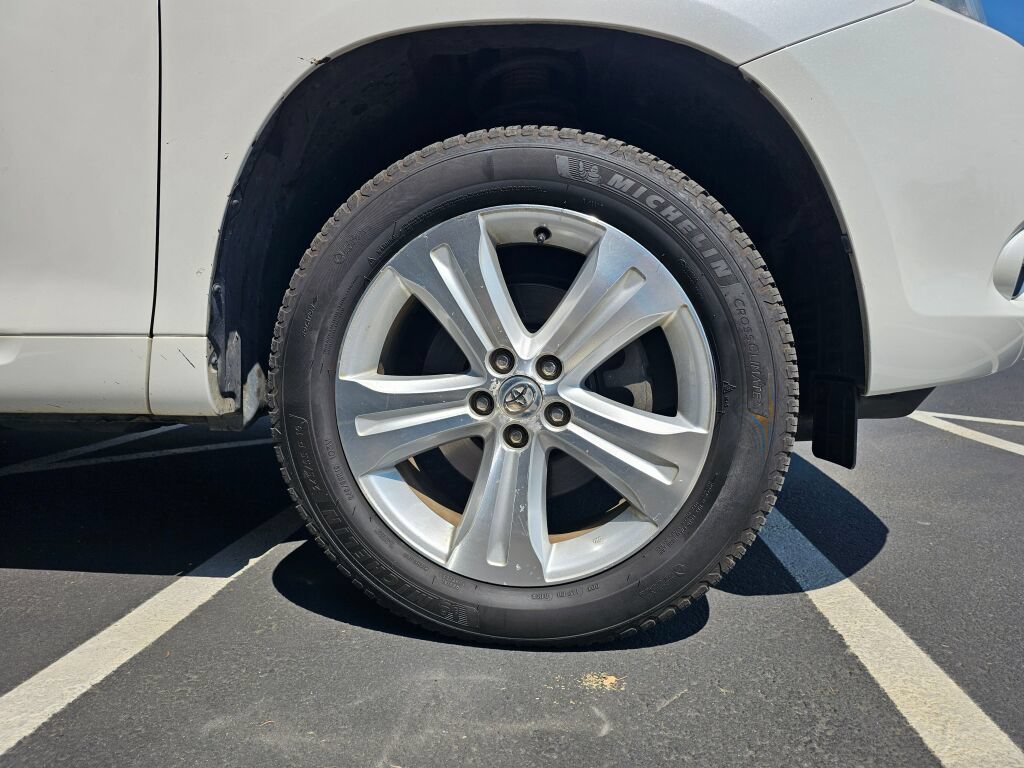 Used 2010 Toyota Highlander Limited AWD/4WD image 9