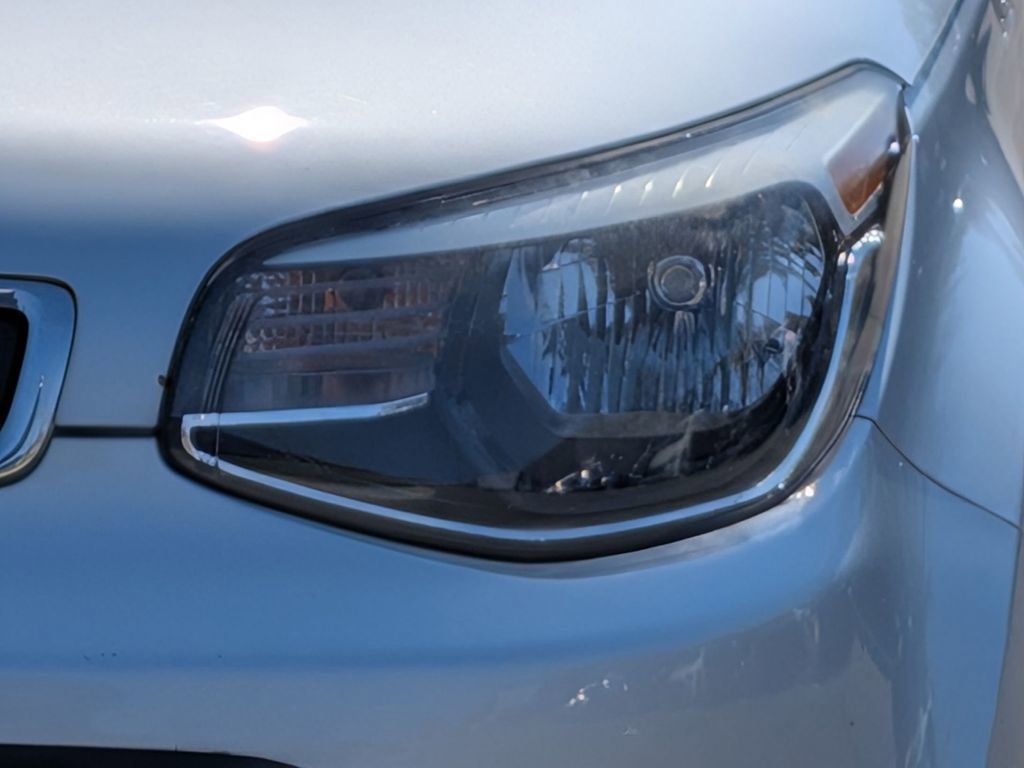 Used 2015 Kia Soul FWD image 9