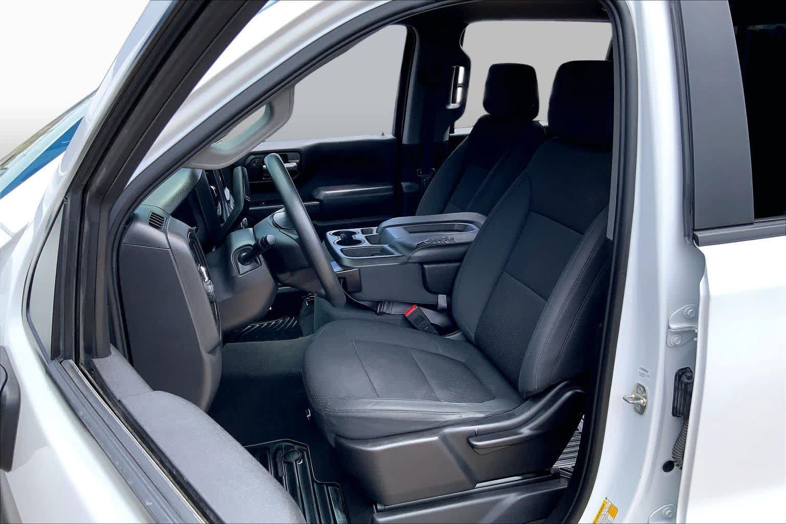 Used 2020 Chevrolet Silverado 1500 Custom w/ Infotainment Package RWD image 7
