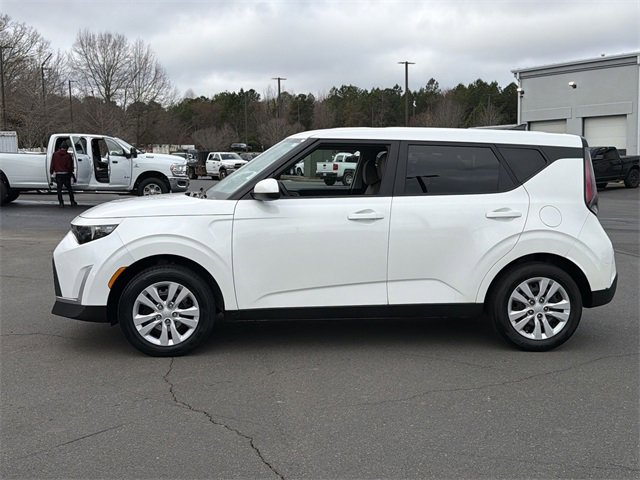 Used 2025 Kia Soul LX image 10
