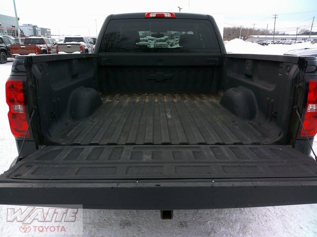 Used 2019 Chevrolet Silverado 1500 LT w/ All Star Edition image 4