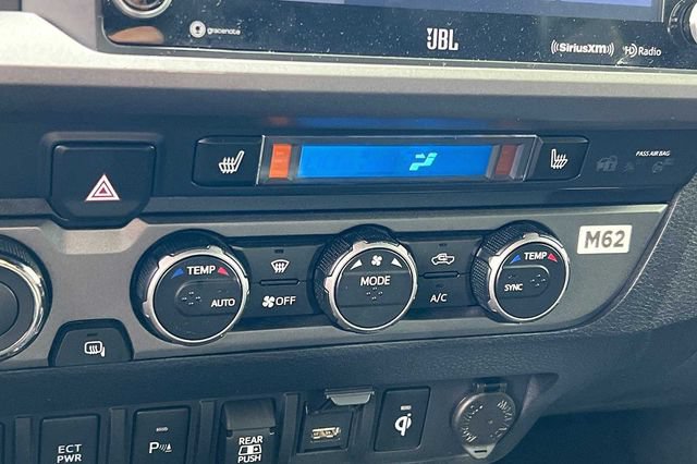 Used 2022 Toyota Tacoma TRD Off-Road w/ TRD Premium Off Road Package AWD/4WD image 27