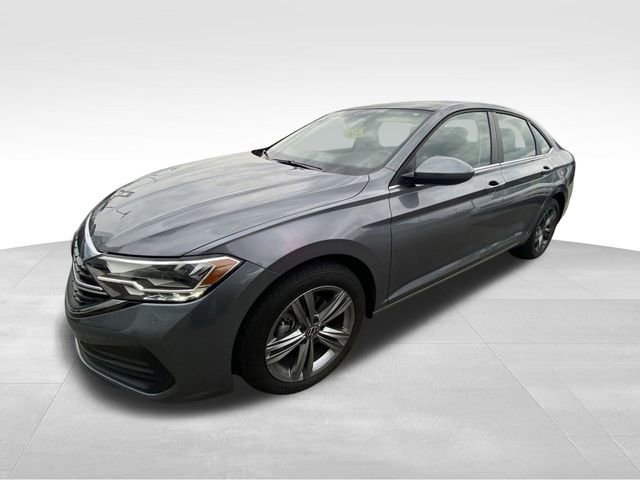 Used 2024 Volkswagen Jetta SE FWD image 2