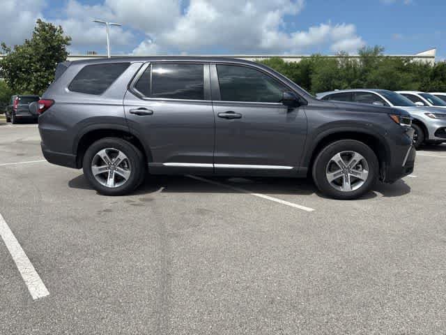Used 2025 Honda Pilot EX-L image 6