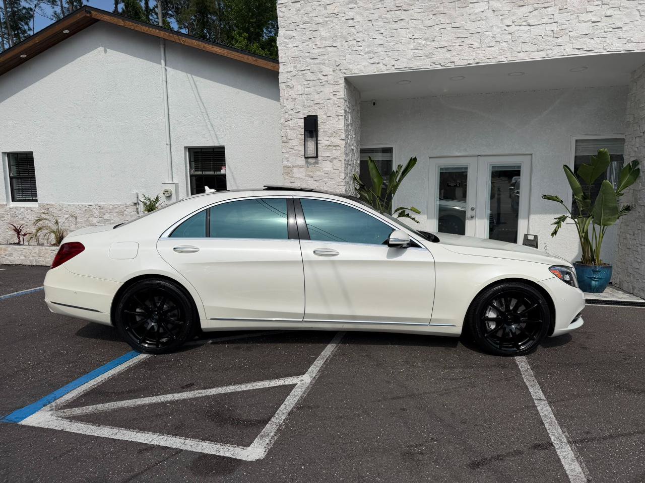 Used 2014 Mercedes-Benz S 550 Sedan image 18