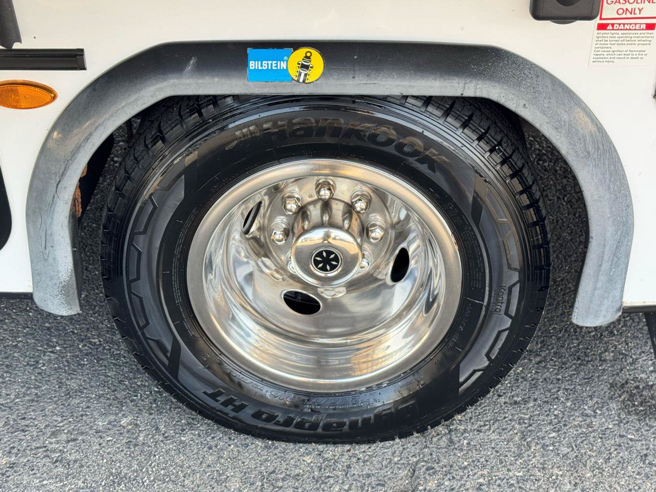 Used 2021 Ford E-450 and Econoline 450 Super Duty w/ Motorhome Prep Package RWD image 57