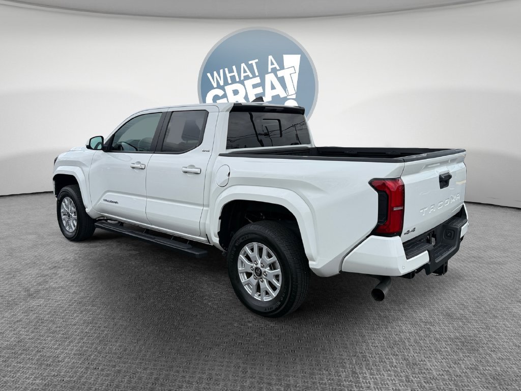 Used 2024 Toyota Tacoma SR5 AWD/4WD image 6