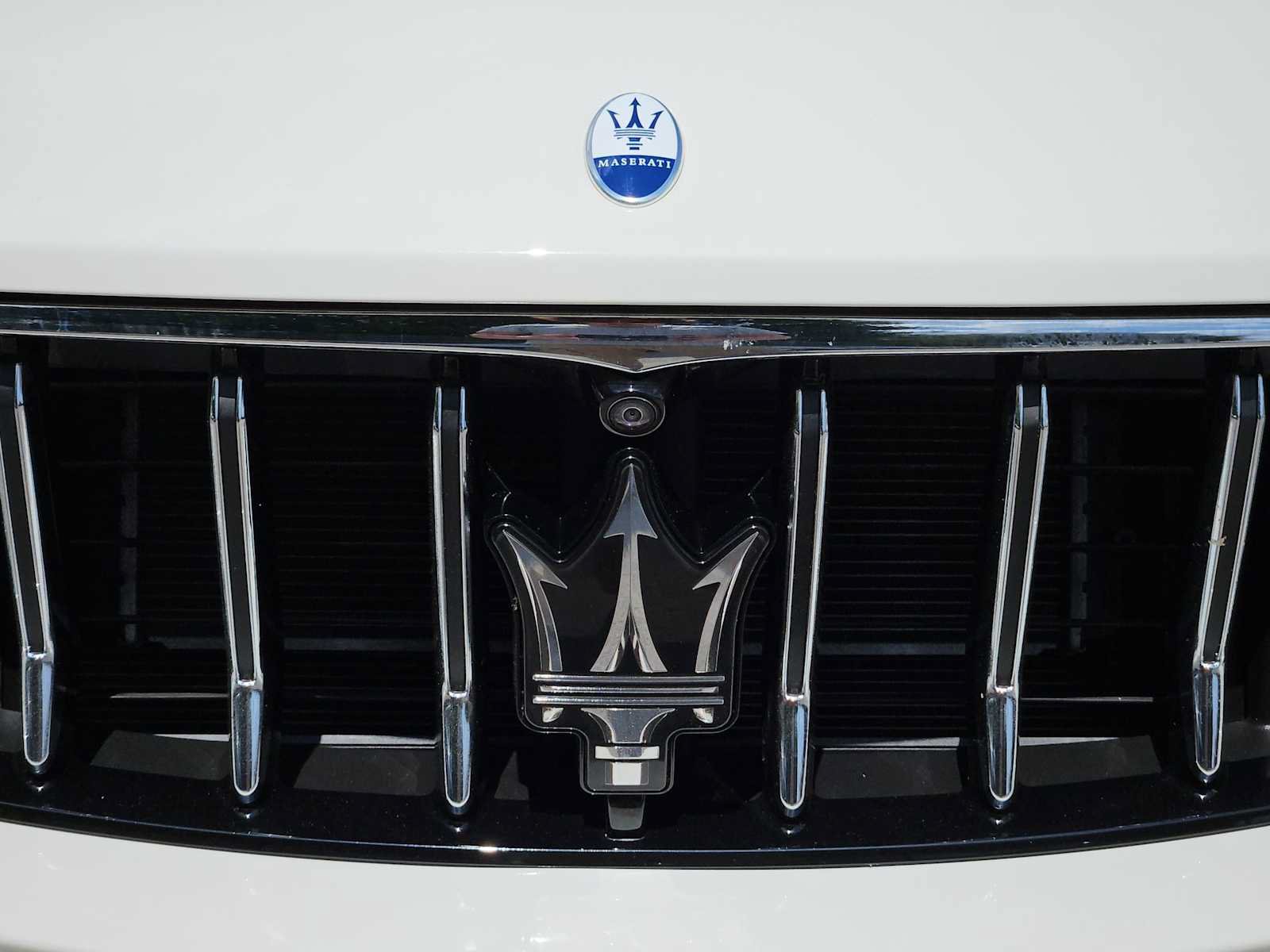 Used 2022 Maserati Levante GT AWD/4WD image 11