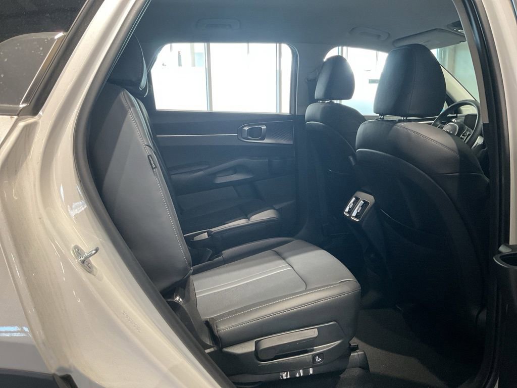 New 2025 Kia Sorento EX image 27