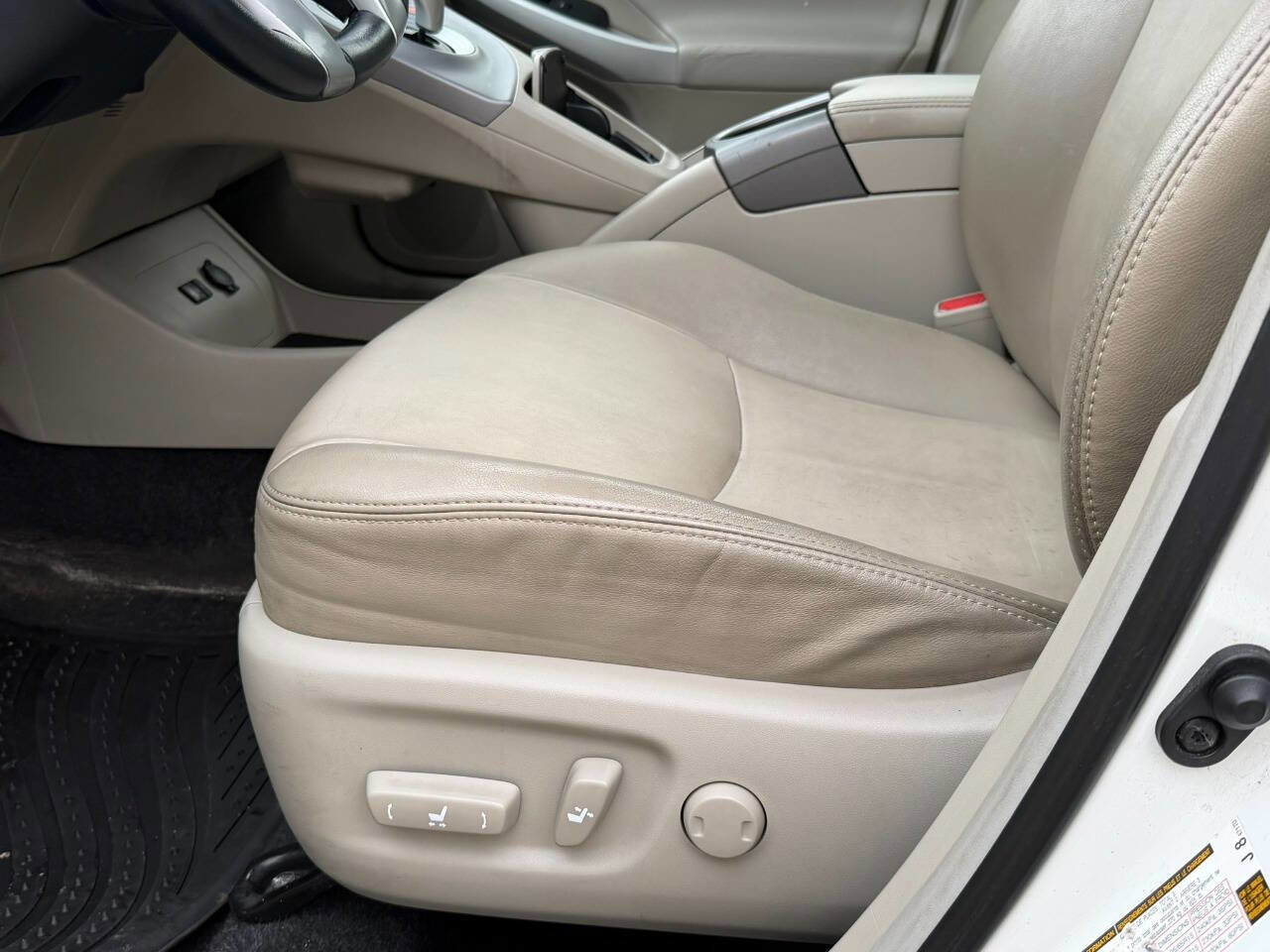 Used 2014 Toyota Prius Four w/ Solar Roof Package FWD image 13