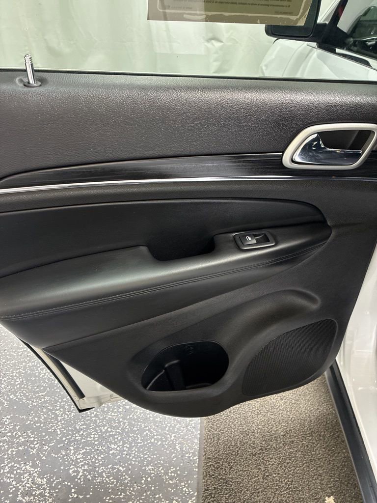 Used 2019 Jeep Grand Cherokee Limited image 26