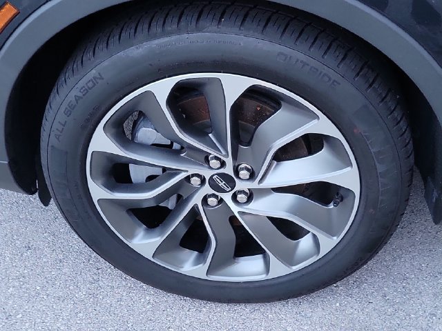 Certified 2023 Lincoln Nautilus Reserve FWD image 9