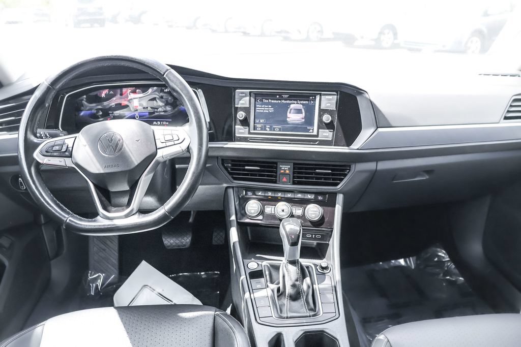 Certified 2023 Volkswagen Jetta SE FWD image 23