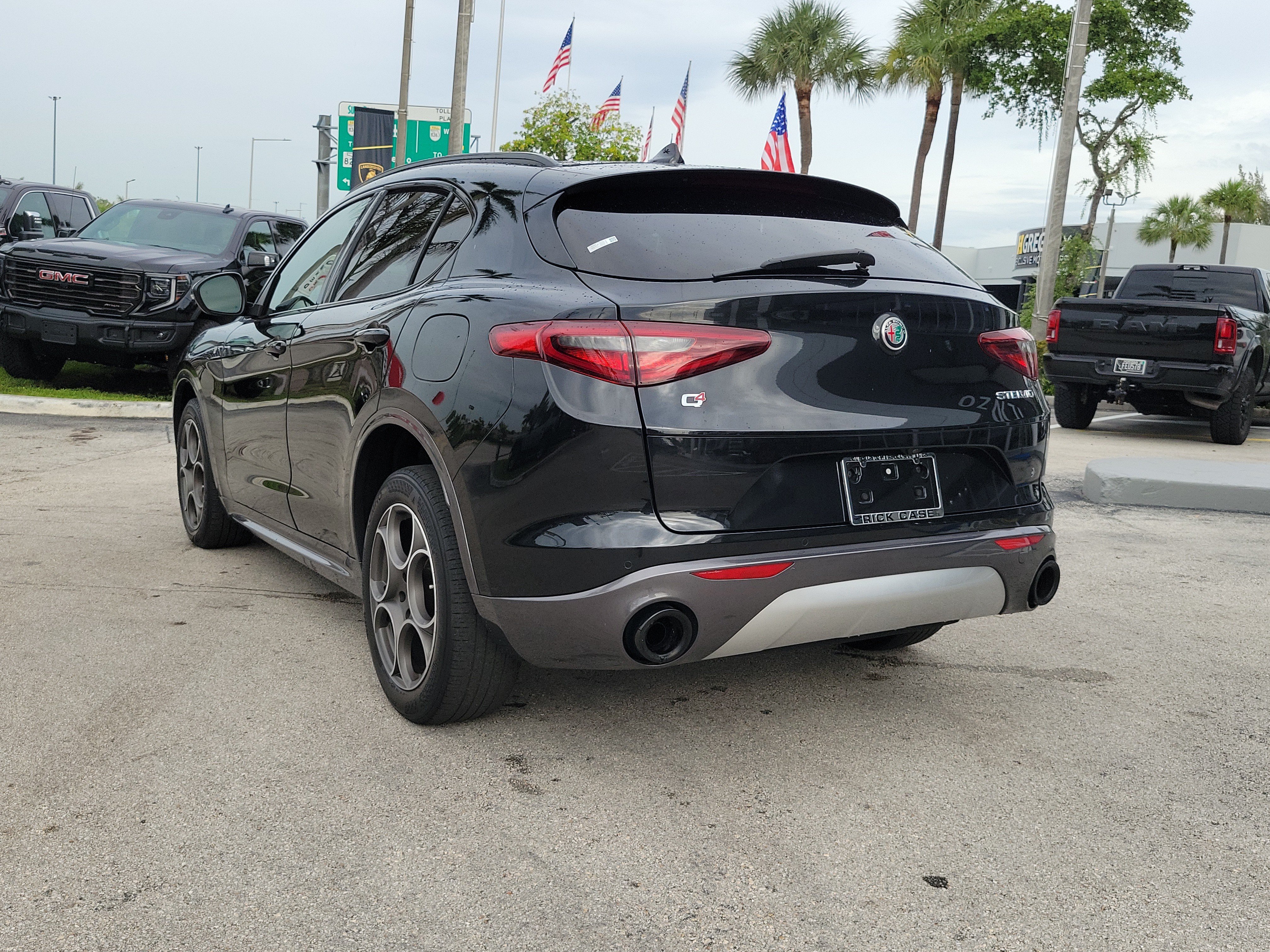 Used 2022 Alfa Romeo Stelvio Ti AWD/4WD image 7