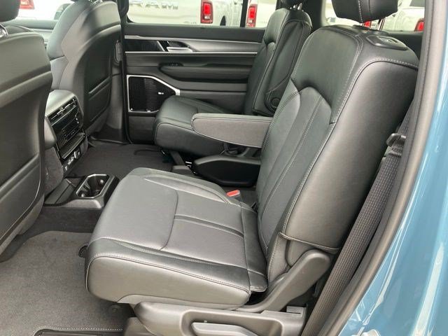 New 2026 Jeep Grand Wagoneer Limited AWD/4WD image 28